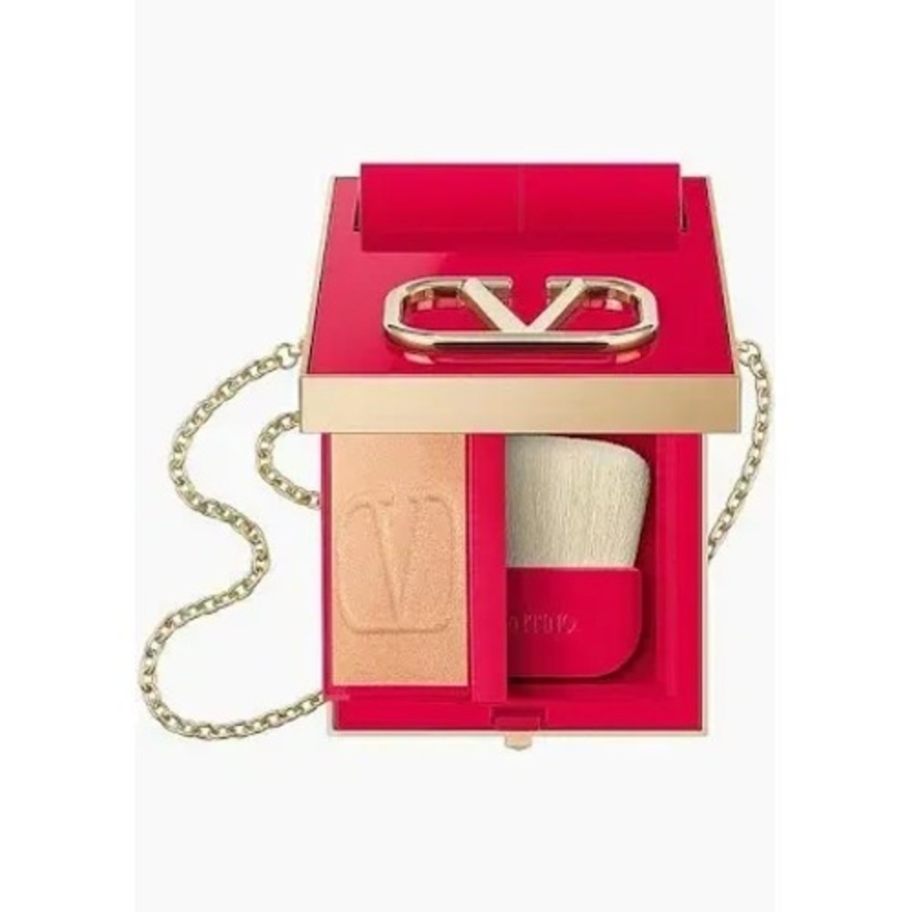 MSRP $205 Valentino Go-Clutch Powder Soft Matte Radiance in 3 Light/Medium NIB